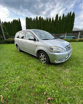 Toyota Avensis Verso cena 17000 przebieg: 350000, rok produkcji 2003 z Działdowo małe 781